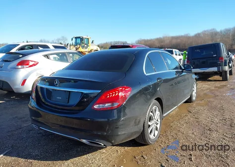 2018 Mercedes-Benz C 300 из США, поврежденный, VIN 55SWF4JB1JU239297